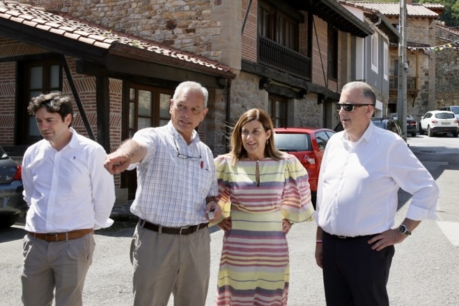 Noticias de Cantabria | El Cántabro | El Gobierno licita en 600.000 euros el acondicionamiento de la plaza de acceso a San Sebastián de Garabandal y la ampliación del vial de subida a Los Pinos