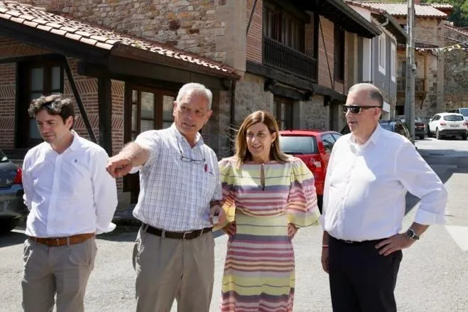 Noticias de Cantabria | El Cántabro | El Gobierno licita en 600.000 euros el acondicionamiento de la plaza de acceso a San Sebastián de Garabandal y la ampliación del vial de subida a Los Pinos