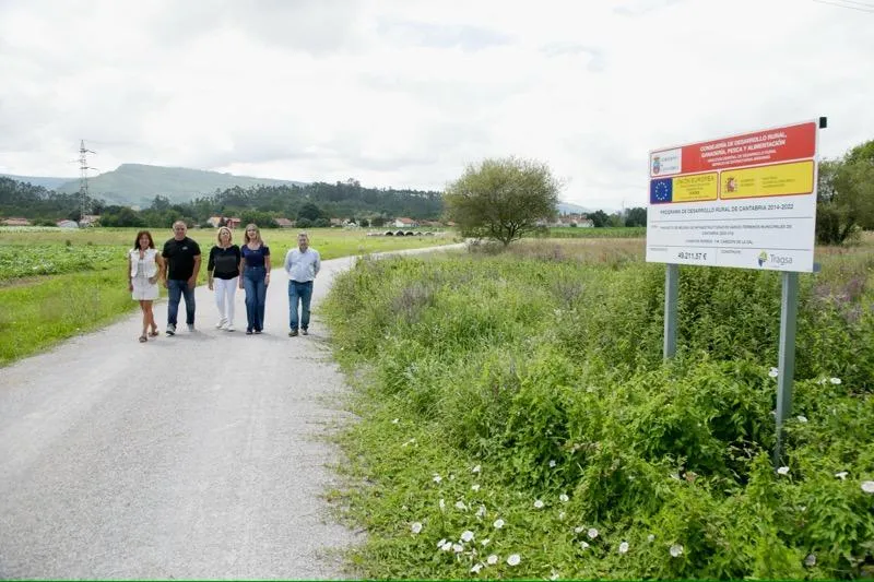 Noticias de Cantabria | El Cántabro | Desarrollo Rural continúa avanzando en la mejora de las infraestructuras agrarias de Casar de Periedo, en Cabezón de la Sal