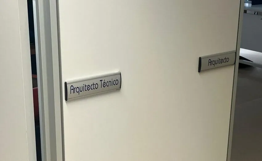  EL AYUNTAMIENTO DE ASTILLERO INCORPORA A UN ARQUITECTO Y UN APAREJADOR PARA REFORZAR EL ÁREA DE URBANISMO