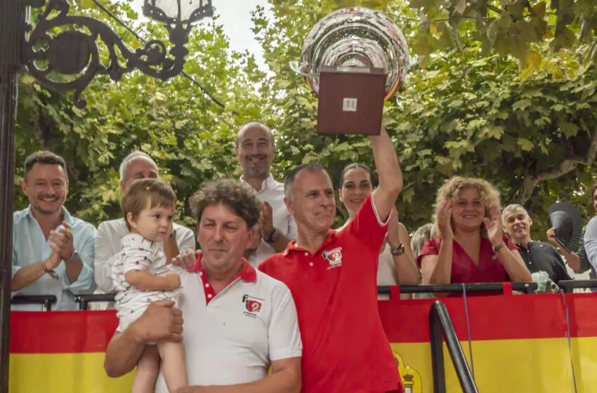  La carroza ‘Pandora’, de Francis 2, gana la Gala Floral de Torrelavega