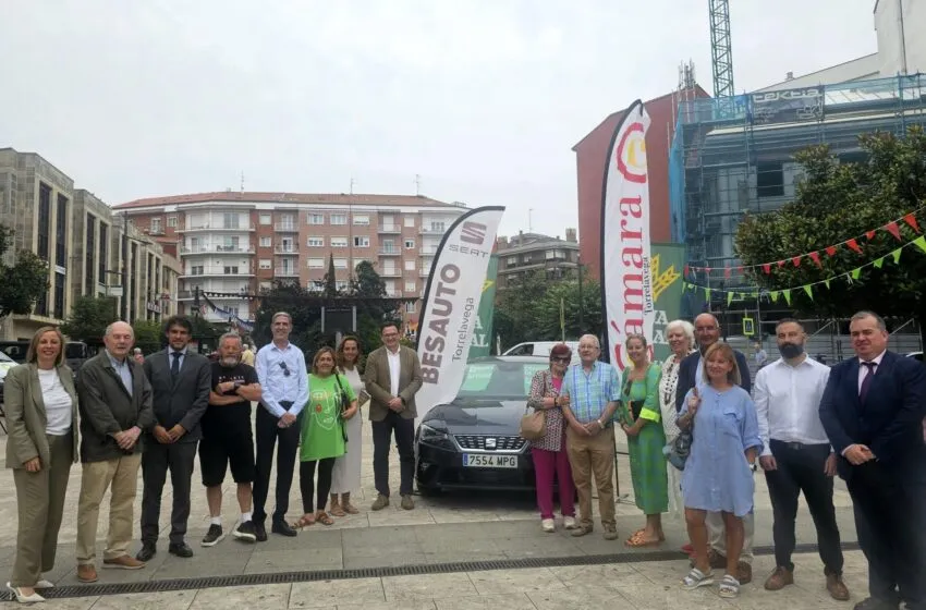 Noticias de Cantabria | El Cántabro | Entregado el coche de la campaña de dinamización comercial ‘Comprar en Torrelavega va sobre ruedas’