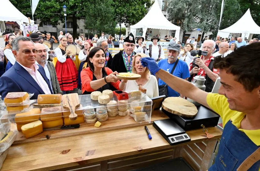 Noticias de Cantabria | El Cántabro | Inaugurada la VII edición de la Feria del Queso de Cantabria ‘Ciudad de Santander’