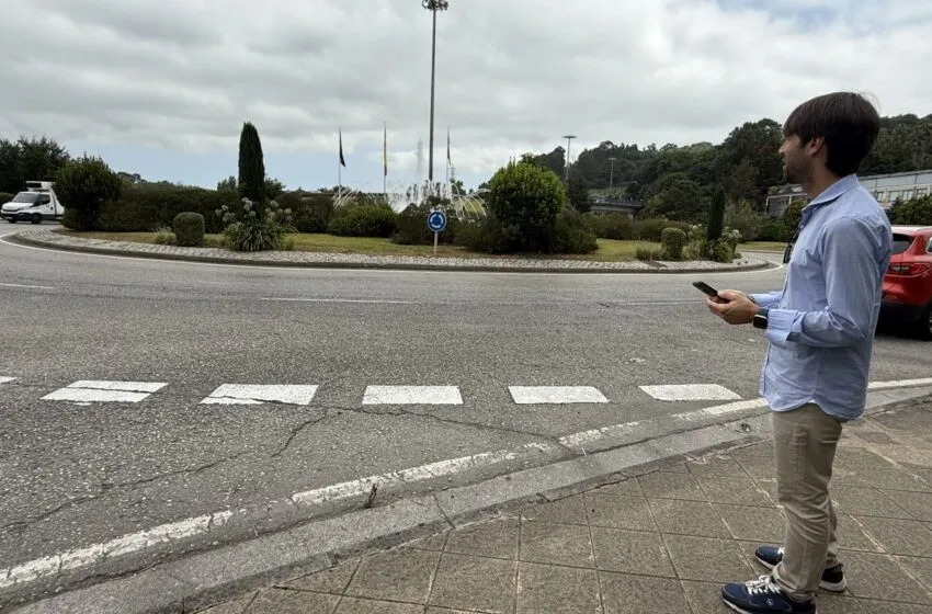 Noticias de Cantabria | El Cántabro | La rotonda de La Inmobiliaria luce los colores de la bandera de la ciudad tras una actuación de mantenimiento