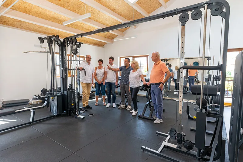  Desarrollo Rural, a través del programa LEADER, subvenciona el equipamiento deportivo del gimnasio municipal de Rasines y una instalación solar fotovoltaica del Albergue La Brena