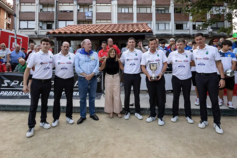 Noticias de Cantabria | El Cántabro | Los equipos de Peñacastillo, ganadores del Torneo Presidenta de Cantabria de bolo palma en las modalidades masculina y femenina