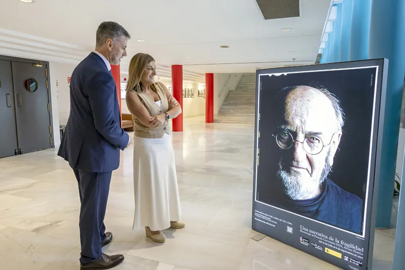 Noticias de Cantabria | El Cántabro | Buruaga destaca a Álvaro Pombo como "una de las voces más personales y brillantes de la literatura actual"