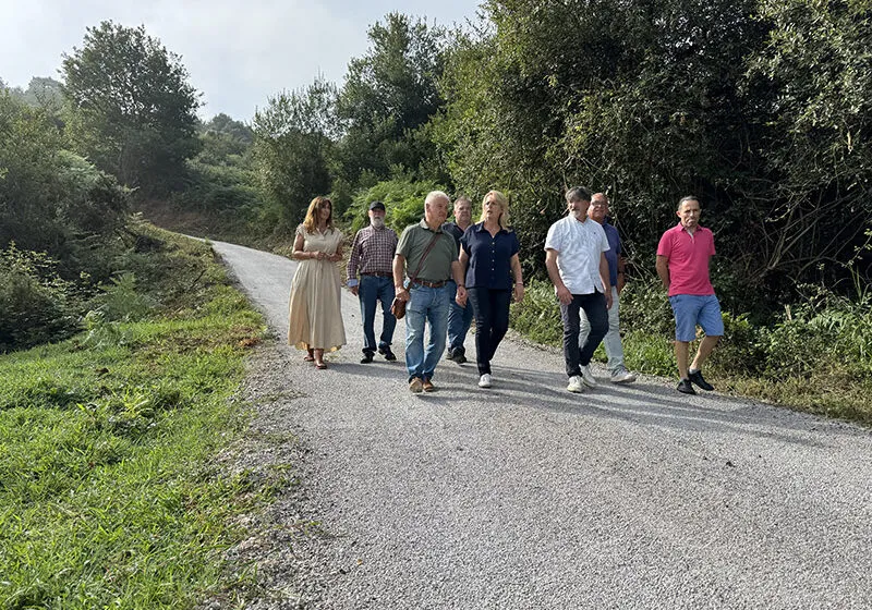  Susinos visita Villaescusa para abordar con el alcalde la mejora de infraestructuras agrarias