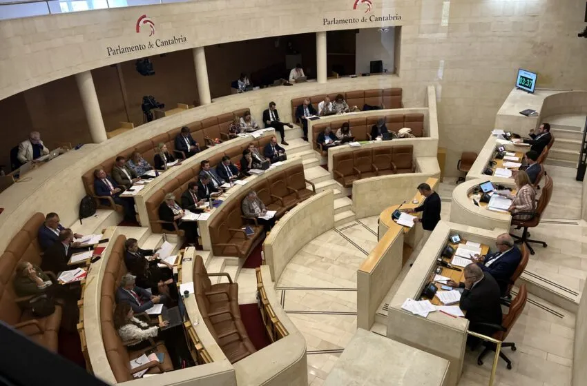 El Parlamento de Cantabria aprueba la primera Ley de Voluntariado y debate iniciativas clave para la región