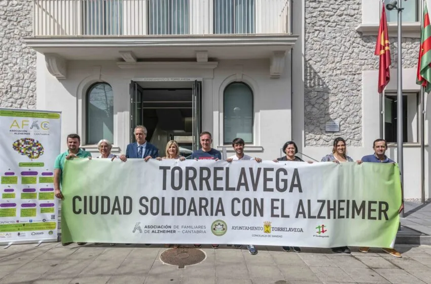  Torrelavega muestra su solidaridad con los enfermos de Alzheimer y sus familias