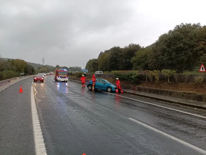 Accidente sin heridos en el km 190 de la A-8, sentido Santander