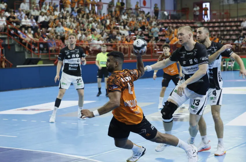  Bathco BM Torrelavega debuta en casa a lo grande: recibe al BM Logroño en un duelo de máxima exigencia