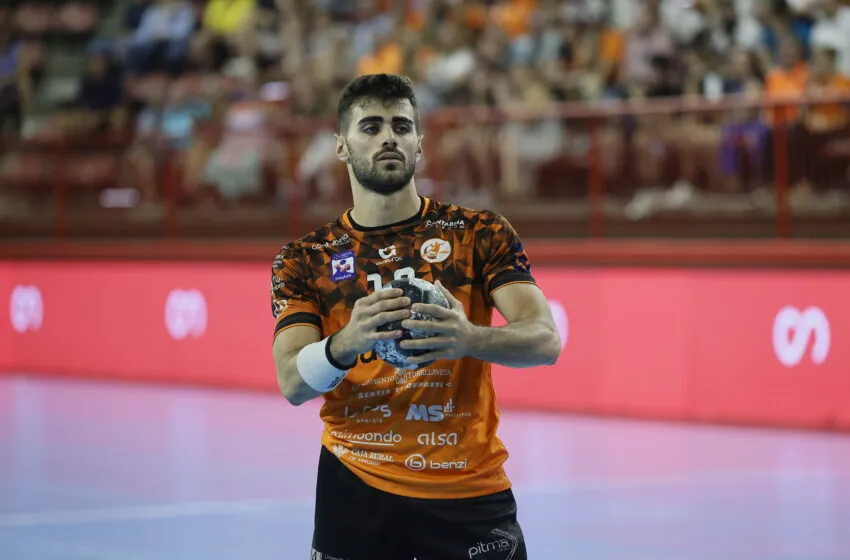 Ganas de ASOBAL: el Bathco BM Torrelavega debuta en Cuenca