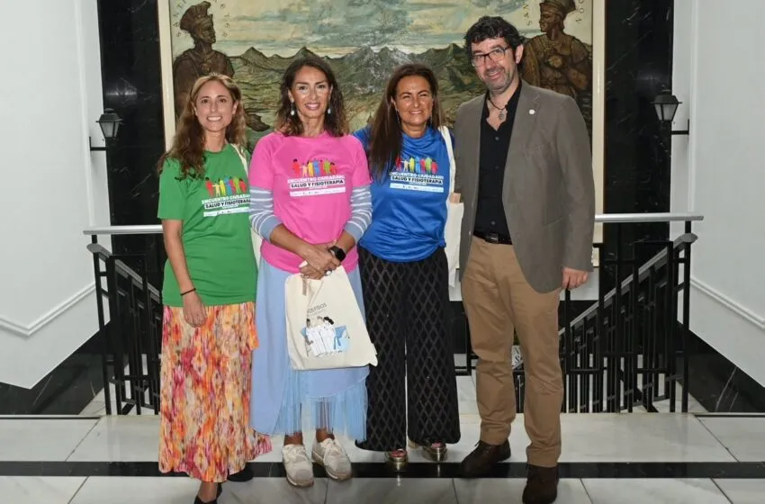 Noticias de Cantabria | El Cántabro | Gómez del Río felicita al Colegio de Fisioterapeutas por su iniciativa Encuentro Ciudad 'Salud y Fisioterapia' que acerca esta disciplina a la población