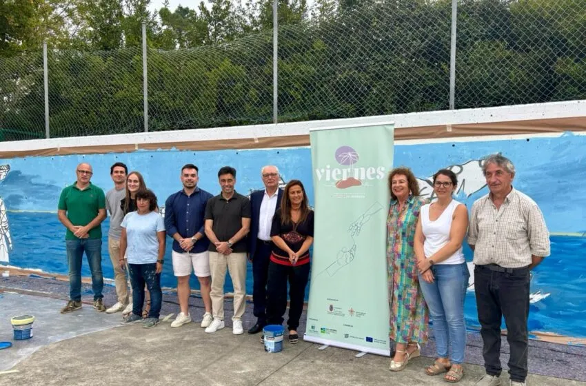  Gómez del Río acude al CEIP Jesús Cancio de Comillas para conocer su mural colaborativo