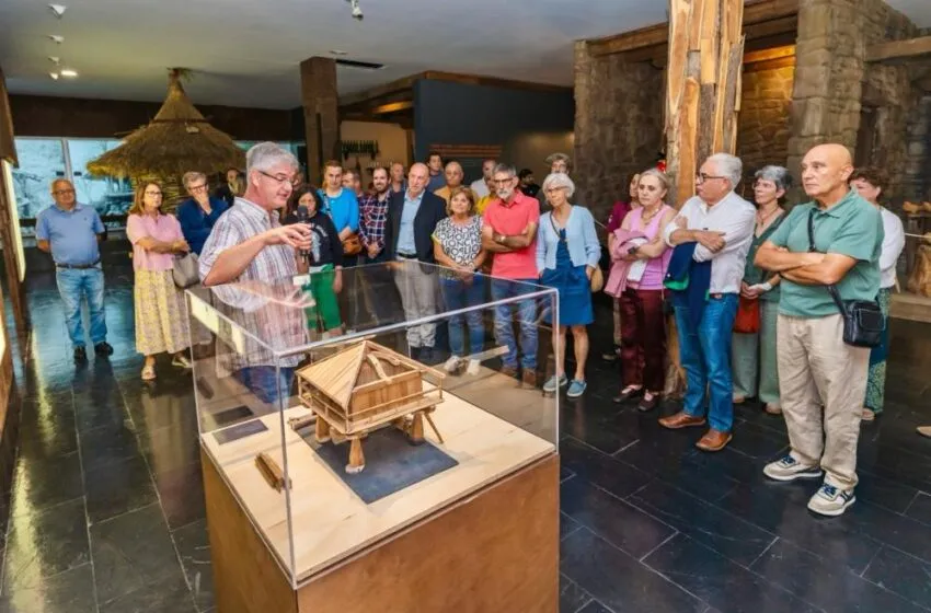 La exposición ‘El hórreo en los Caminos del Norte’ ensalza el valor de este patrimonio como símbolo de identidad cultural en el mundo rural