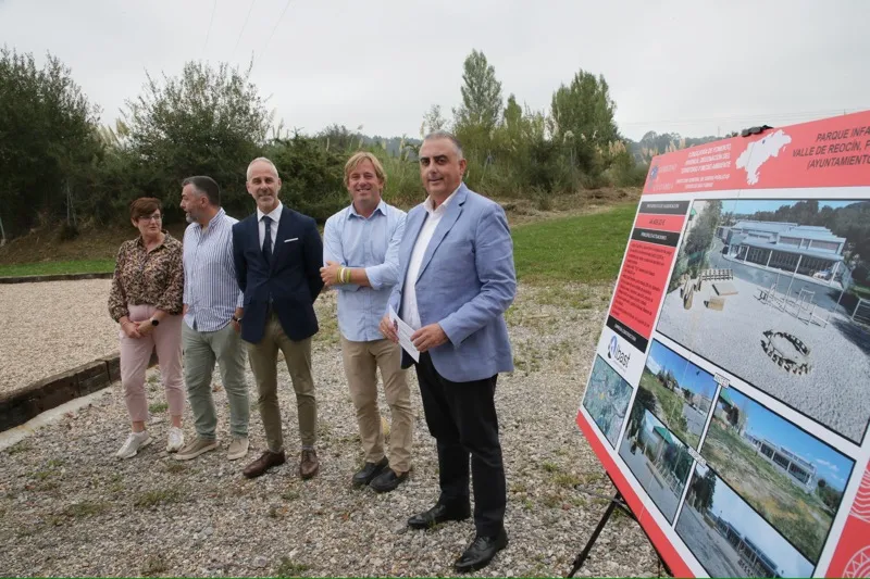 El CEIP Valle de Reocín en Puente San Miguel estrena parque infantil