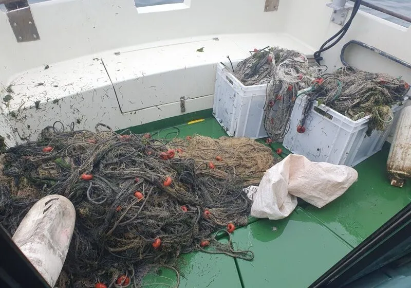  El Gobierno de Cantabria incauta 400 metros de redes ilegales en el Parque Natural de las Marismas de Santoña