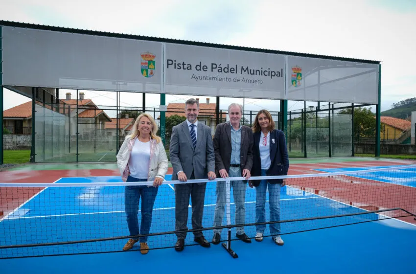 Noticias de Cantabria | El Cántabro | Martínez Abad inaugura en Arnuero las dos primeras pistas municipales de pickleball de Cantabria