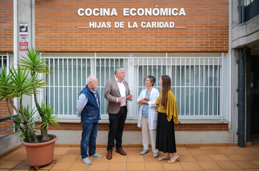 Noticias de Cantabria | El Cántabro | Agüeros hace entrega a la Cocina Económica de la recaudación del II Festival de Folclore Europa y Cantabria