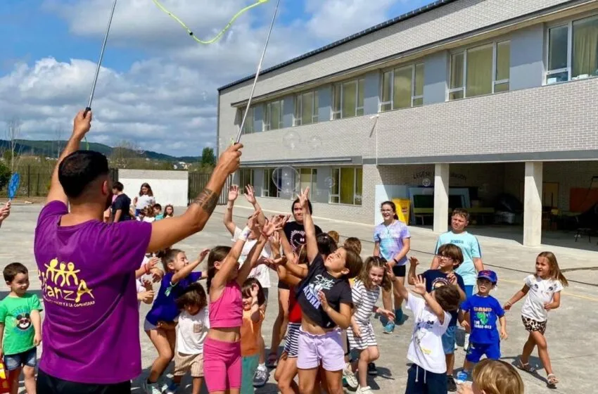 Más de 400 niños y niñas participan en los campus y cursos de verano organizados por el Ayuntamiento de Colindres