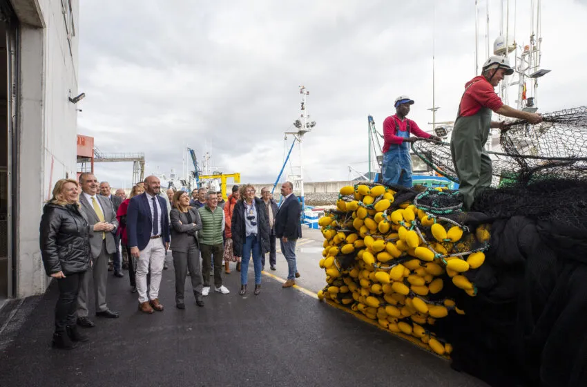 El Gobierno cántabro mejorará la operatividad del puerto de Laredo con nuevas líneas de atraque y la ampliación de la zona de descarga de la flota pesquera