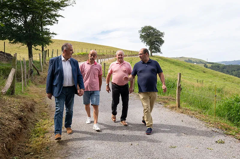 Noticias de Cantabria | El Cántabro | Media inaugura distintas obras de mejora de viales y de abastecimiento de agua en Villafufre con una inversión de cercana a los 70.000 euros
