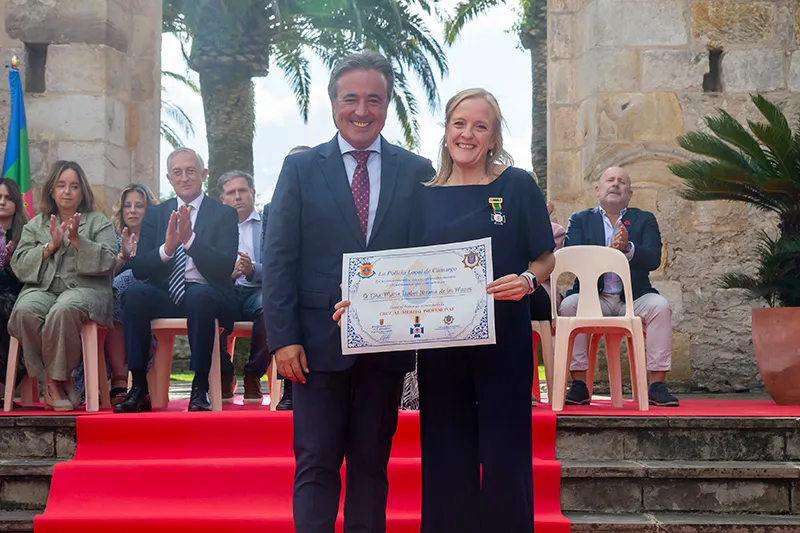 Urrutia reconoce la labor de la policía local y destaca la modernización de sus medios y normativa