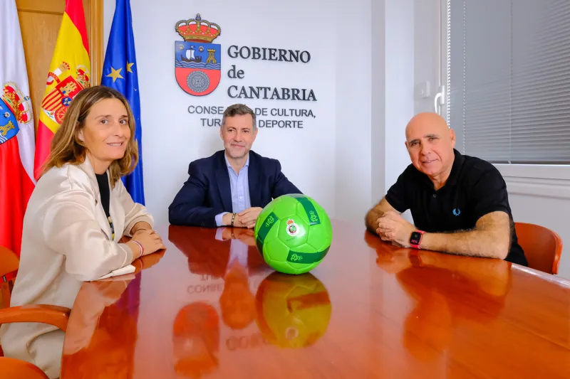 Gobierno de Cantabria y Racing renuevan su acuerdo de patrocinio para promocionar los atractivos de Cantabria en el patrimonio deportivo «más valioso» de la región