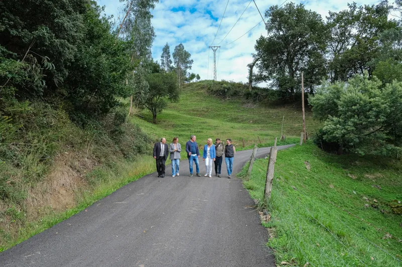 Noticias de Cantabria | El Cántabro | Desarrollo Rural actúa en Liérganes en la mejora de dos caminos agrarios para facilitar la accesibilidad
