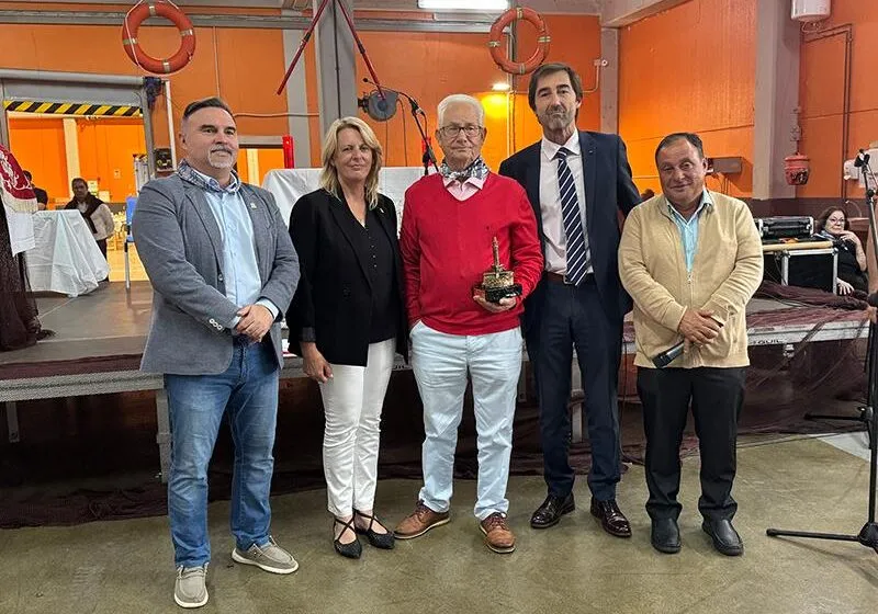 Susinos traslada su apoyo al sector pesquero en la misa de la Cofradía de Nuestra Señora del Puerto de Santoña