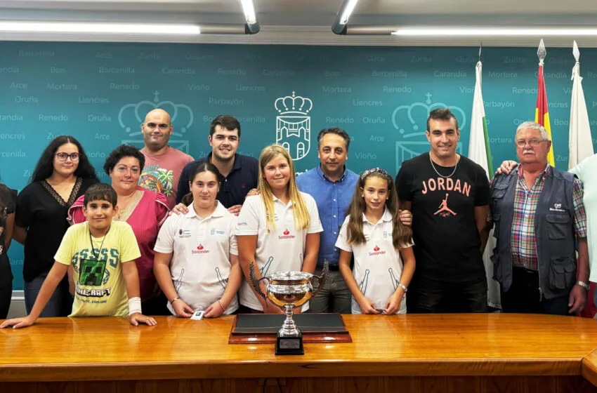 Noticias de Cantabria | El Cántabro | El equipo femenino de la Escuela Municipal de Bolos de Piélagos se proclama campeón de la Liga Regional Escolar 2025