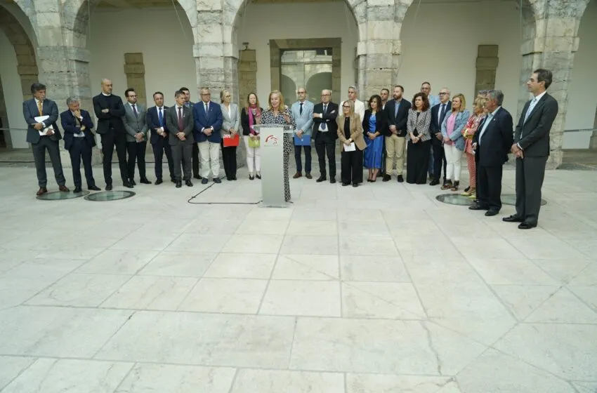 El Parlamento de Cantabria se suma al Día Internacional contra el Cáncer de Mama