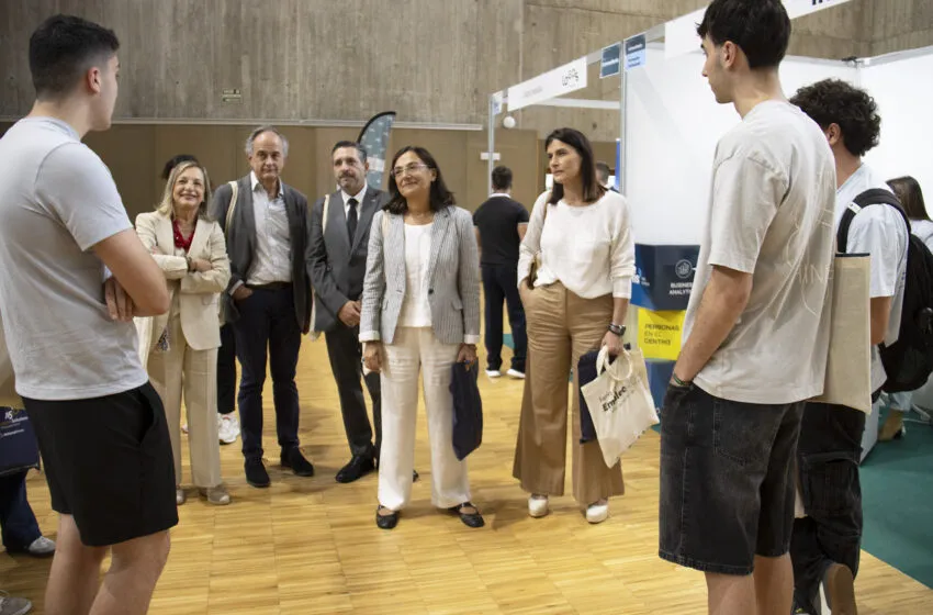 Noticias de Cantabria | El Cántabro | Conchi López subraya que la III Feria de Empleo “facilita la conexión” de empresas y estudiantes