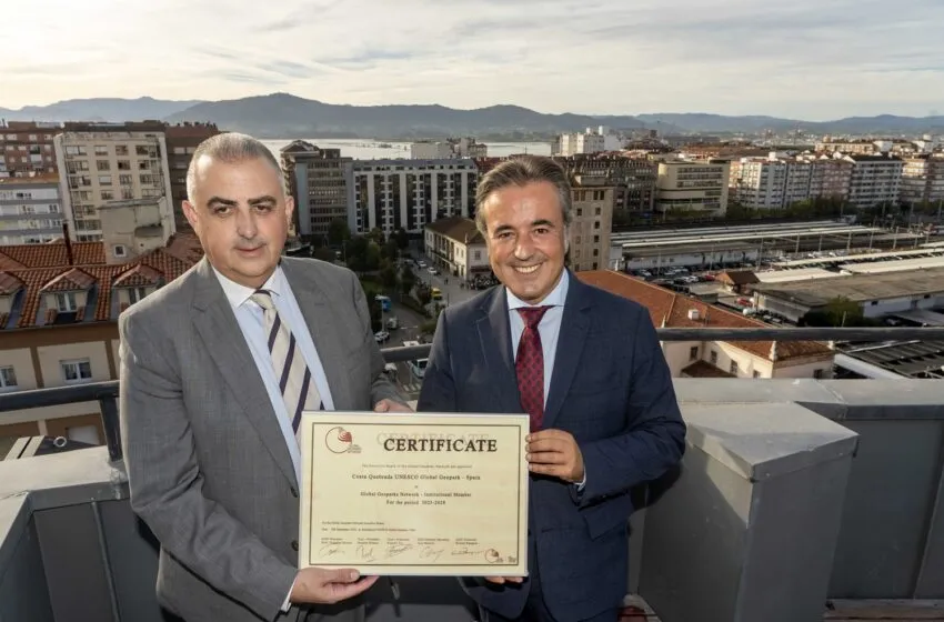  Camargo recibe el certificado de Global Geoparks Network como miembro del Geoparque Costa Quebrada