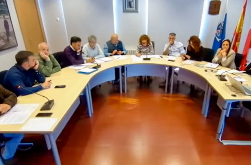  Comillas avanza con el nuevo aparcamiento de Regato Callejo y aprueba reforzar el alumbrado de Navidad 