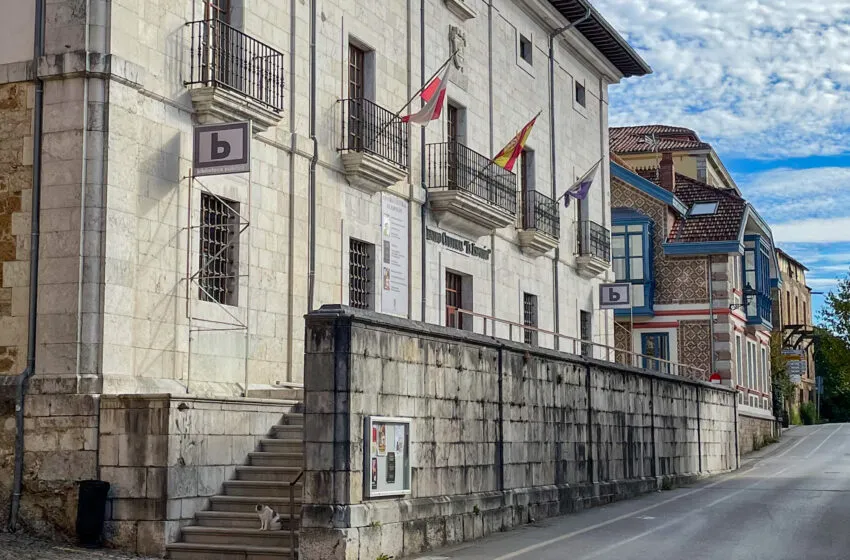  El Centro Cultural El Espolón acoge cuatro exposiciones que combinan arte fluido, historia y mitología durante el mes de octubre