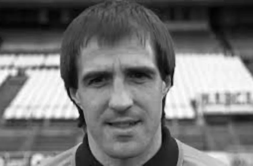  El Racing muestra su pesar por el fallecimiento del exguardameta José Manuel Ochotorena