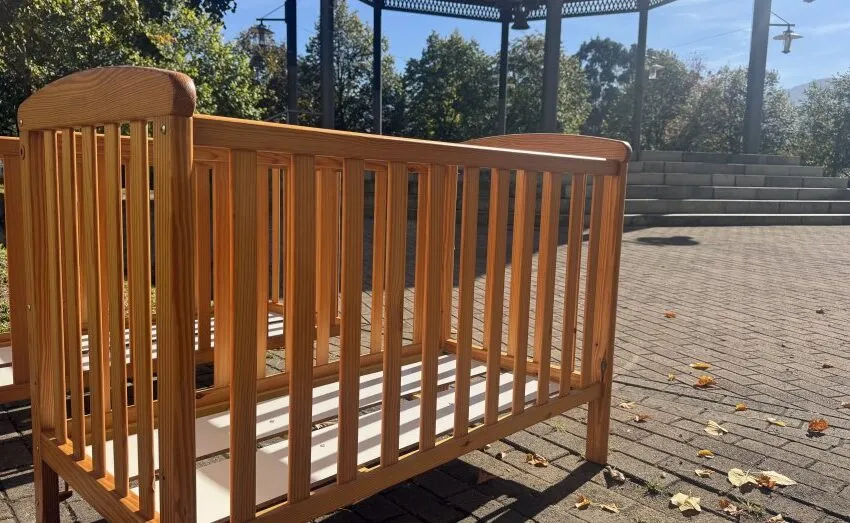 Astillero pone en marcha un programa para entregar cunas a las familias que las necesiten