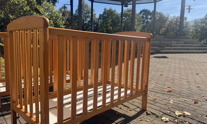 Astillero pone en marcha un programa para entregar cunas a las familias que las necesiten