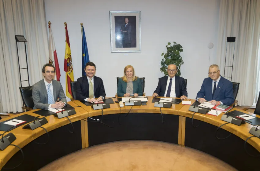 Noticias de Cantabria | El Cántabro | La Mesa del Parlamento amplía el plazo para enmendar la Ley de Control Ambiental y admite a trámite el proyecto de Ley de Vivienda