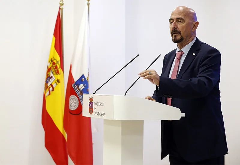 Noticias de Cantabria | El Cántabro | Pascual: "El convenio con Santa Clotilde es imprescindible para asegurar la continuidad asistencial de servicios esenciales que presta desde hace más de 80 años"