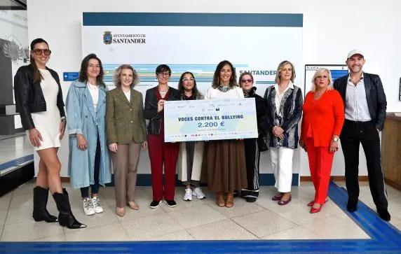 Noticias de Cantabria | El Cántabro | La Asociación Tolerancia 0 al Bullying recibe 2.200 euros recaudados en el evento solidario ‘Voces contra el Bullying’
