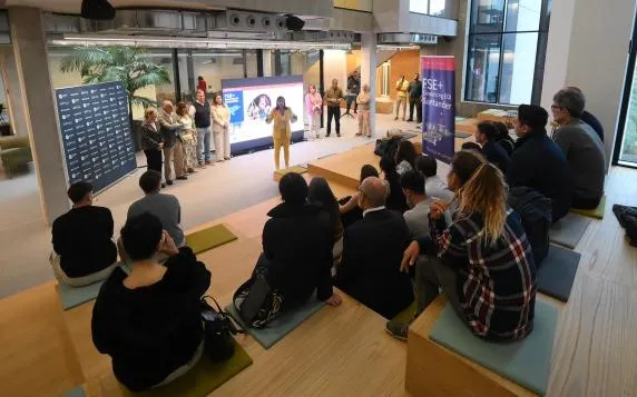  Igual da la bienvenida a los participantes en los 21 proyectos del 13º Coworking Santander