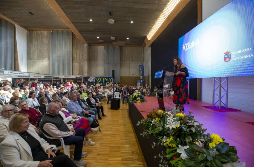 Gómez del Río celebra la alta asistencia registrada en la Feria de Mayores de Cantabria, con más de 6.000 personas procedentes de 46 municipios