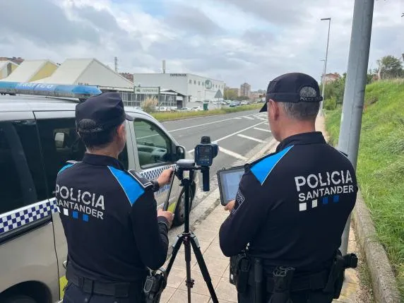 Noticias de Cantabria | El Cántabro | La Policía de Santander incorpora un nuevo radar móvil para reforzar la seguridad vial en la ciudad