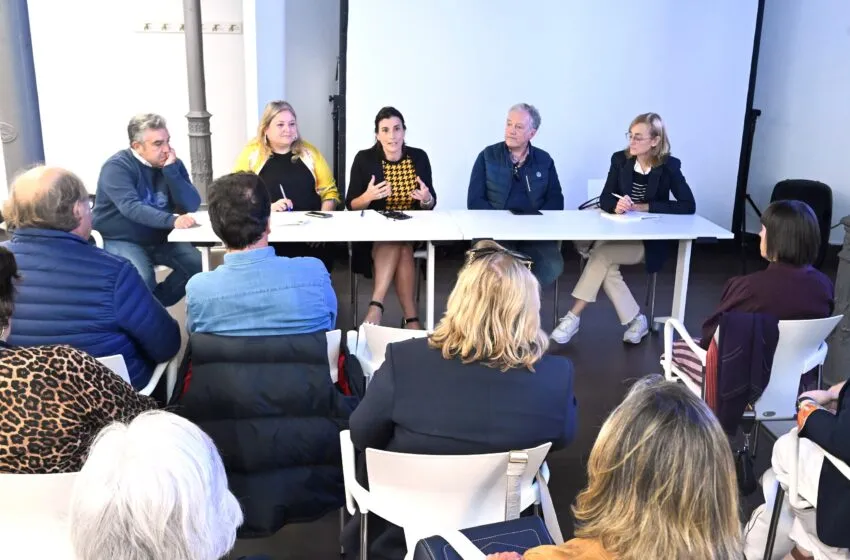  Igual se reúne con la Asociación de Vecinos de El Sardinero para exponer los planes del Ayuntamiento en la zona