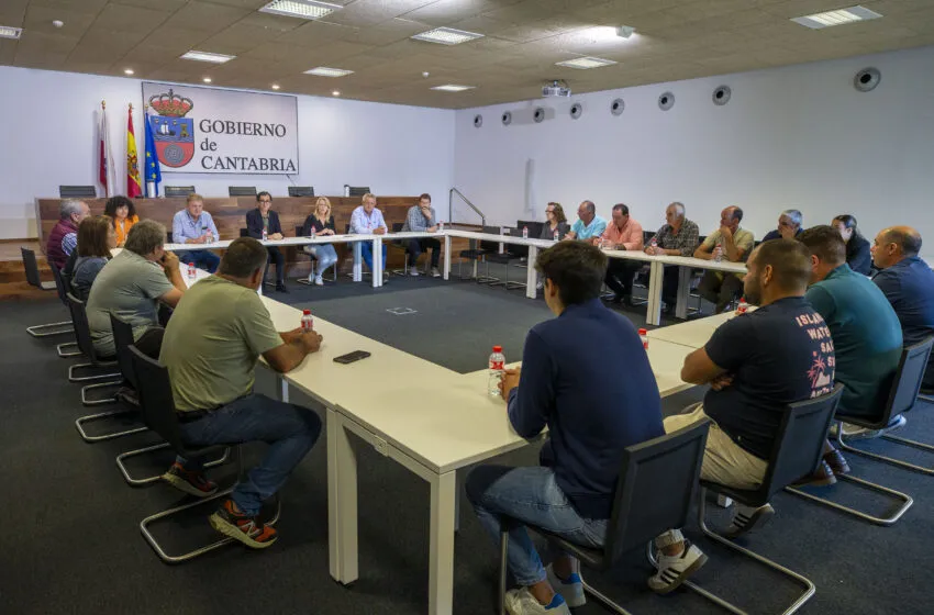 Noticias de Cantabria | El Cántabro | Susinos felicita a los ganaderos cántabros de Limusin y Blonda de Aquitania participantes en el concurso morfológico nacional de ganado vacuno Salamaq 2025