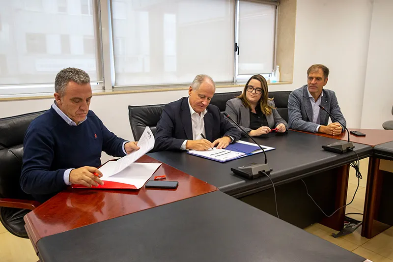  El Gobierno de Cantabria pone en marcha el I Plan de Empleo para mayores de 45 años, dotado con más de 100 millones y 26 medidas