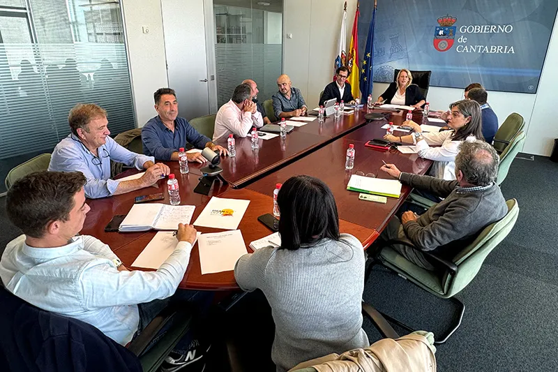 Susinos presenta a la Mesa Regional Agraria la situación de las enfermedades emergentes, el Plan del Lobo y la nueva PAC